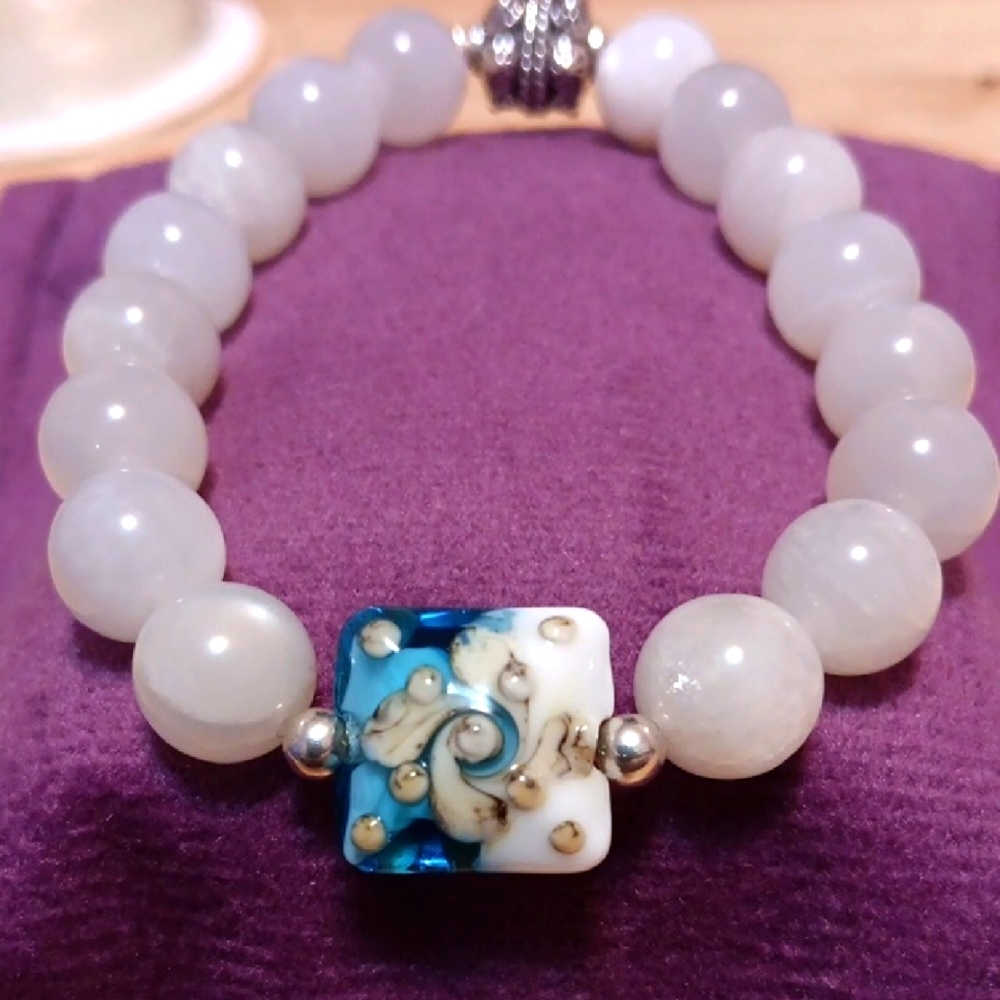 Elegant Lampwork Glasa & Moonstone Beaded Stretch Bracelet